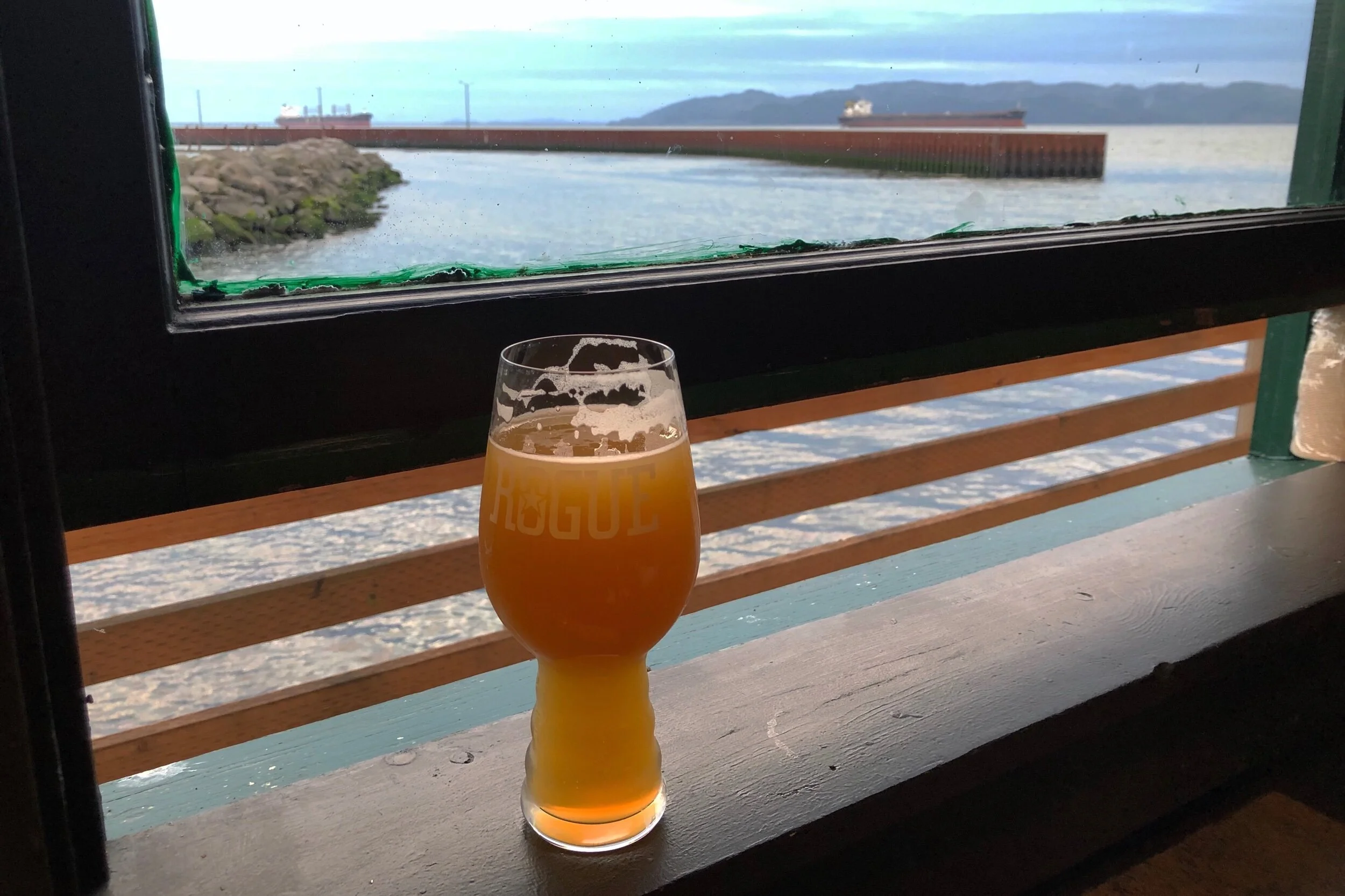 I HAVE A MINOR COMPLAINT: This Glass is Ridiculous