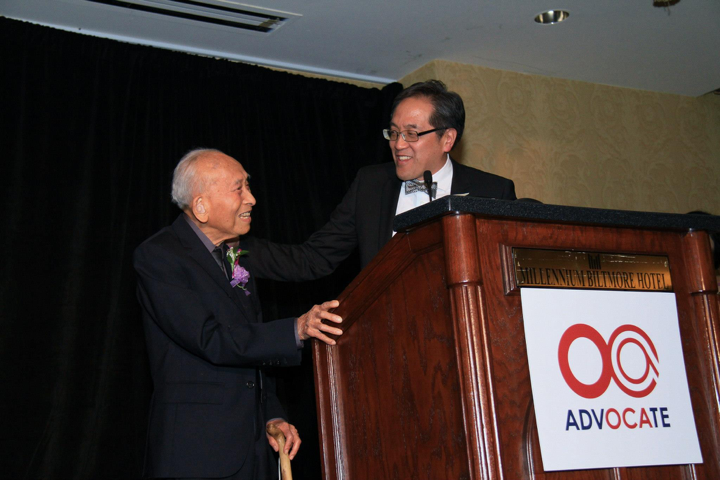 Tyrus Wong (left) and his nephew Dr. Phillip Young at the 2014 OCA National Convention (Photo: O.C. Lee)