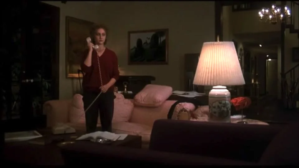 (Picture 3: Jill’s fear is directed to the sound of a ringing telephone. Picture © Melvin Simon Productions & Sony Pictures Home Entertainment.)