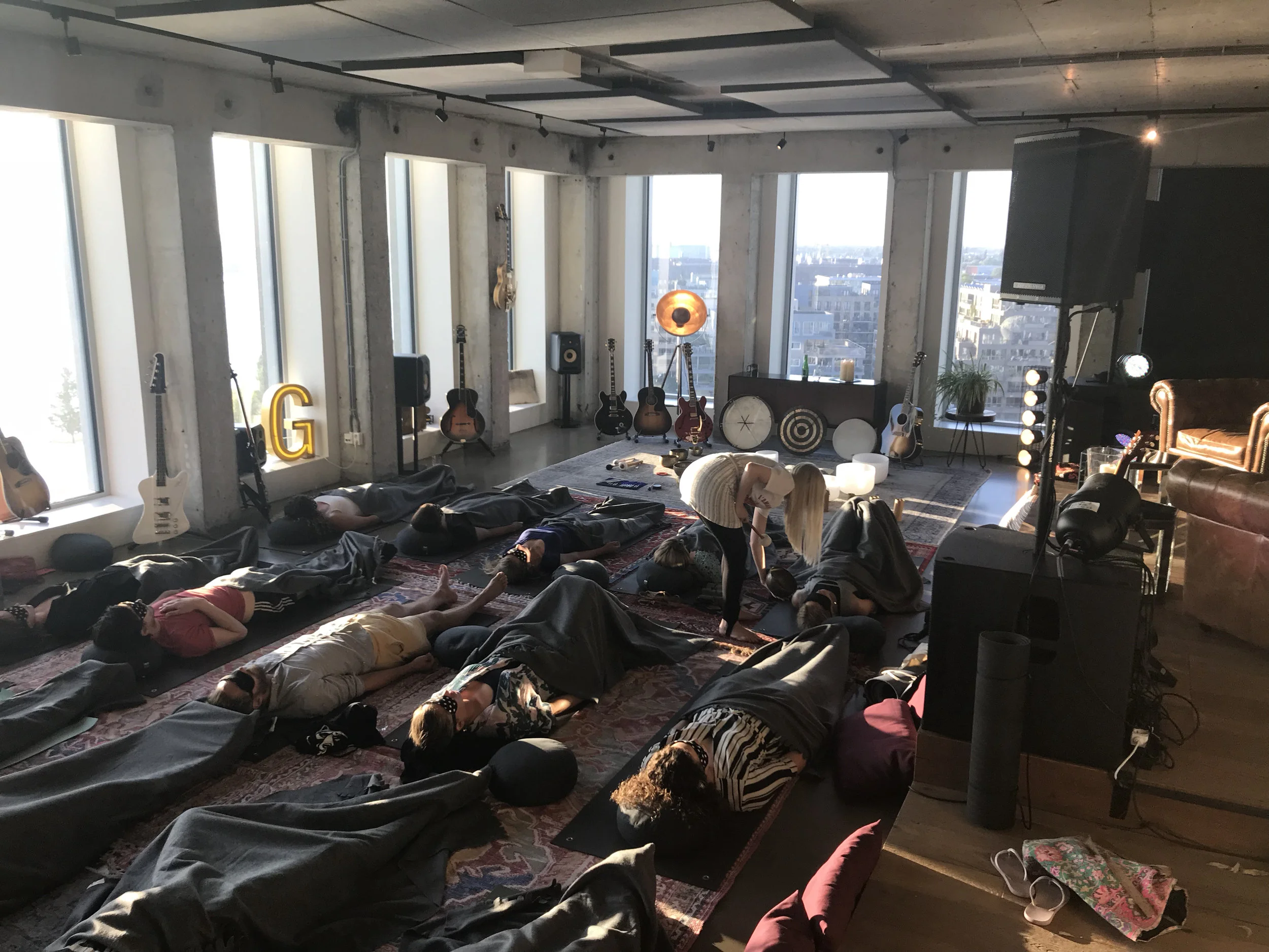 Gibson Guitar & Massive Music presents Shift Meditation in the Amsterdam Tower .