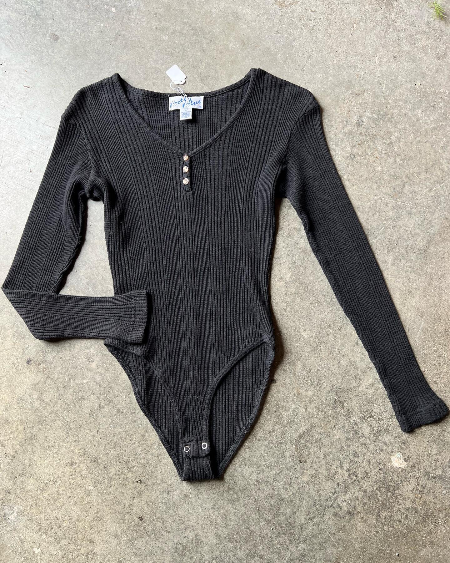 90&rsquo;s black long sleeve Betty Blue bodysuit {medium} $28
&bull;
Red velvet long sleeve bodysuit {small} $22
&bull;
80&rsquo;s white &amp; silver lam&eacute; long sleeve bodysuit {large} $28
&bull;
Sheer snake print long sleeve bodysuit {medium} 