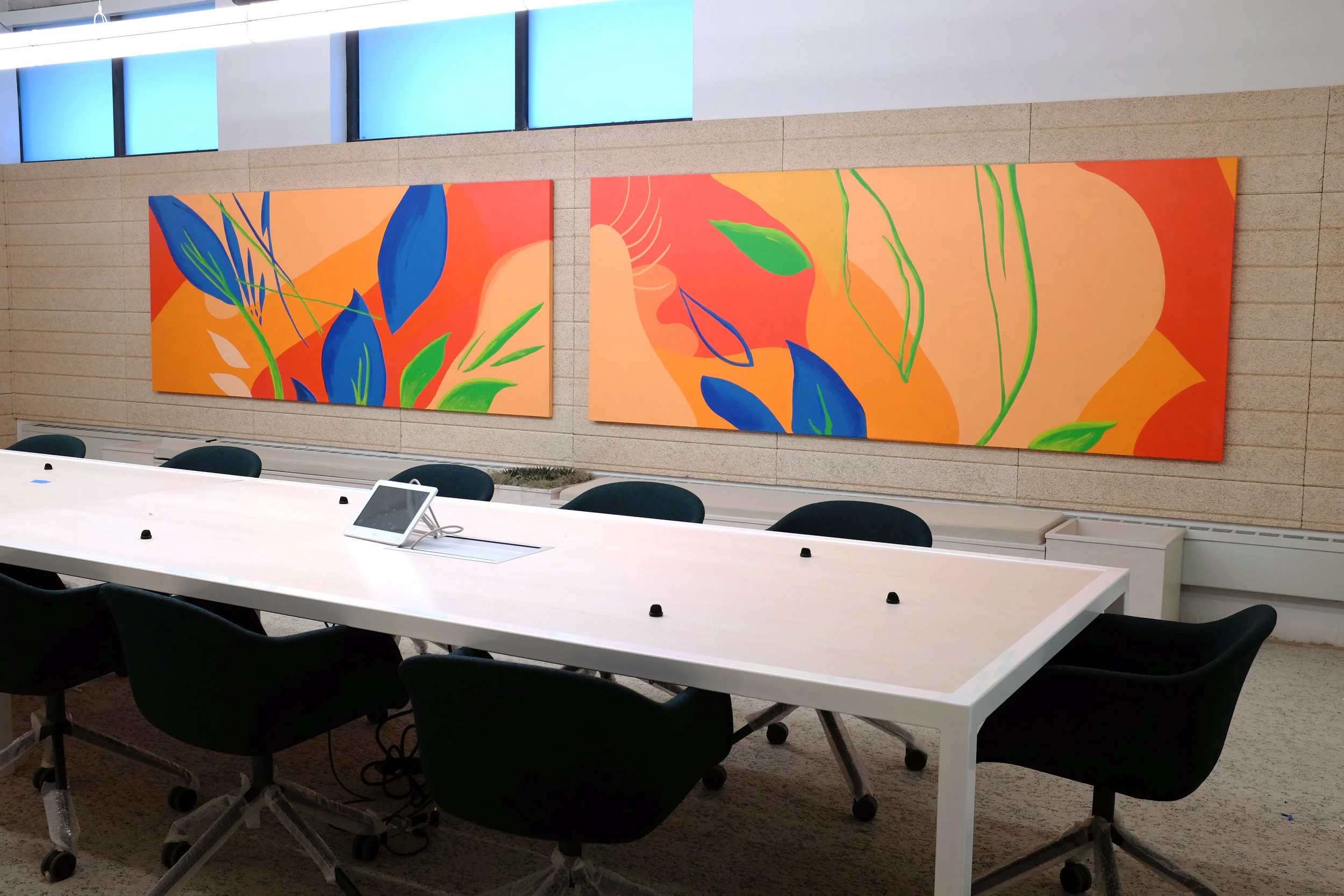 PHYSICAL INSTALLATIONS IN MEETING ROOM