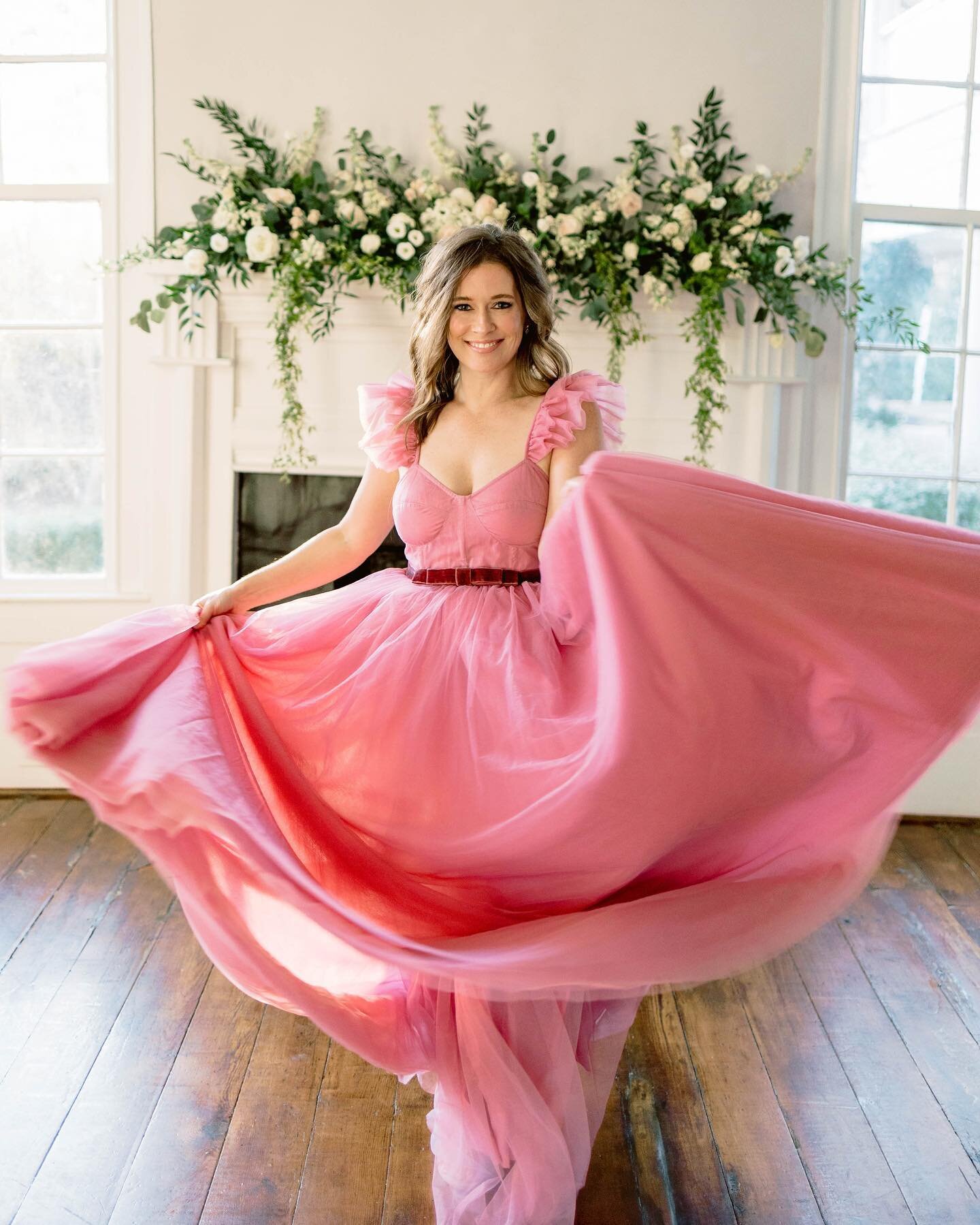 Happy Valentine&rsquo;s Day!

Put on your prettiest pink dress &amp; twirl 🥰 

&amp; don&rsquo;t forget the cookies 🍪 

📸 @katiebrittphoto 
Dress: @loveshackfancy 
Venue: @mimshouse