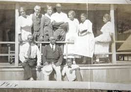 HT Burleigh w/ Charles Shearer (co-owner) and others at Shearer Cottage ( http://www.shearercottage.com/1918group1.shtml )