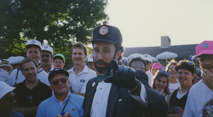 Hondo golf audience US Open '91 pointing to camera.jpg