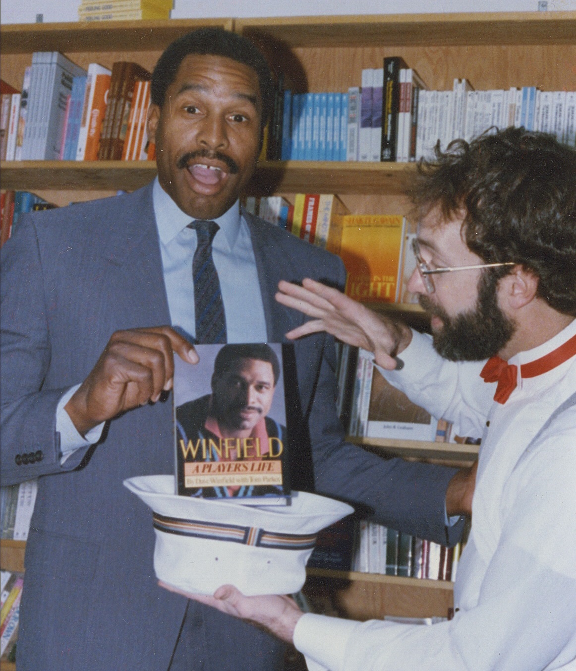 Hondo celebrity MLB Dave Winfield book from hat magic @ Hungry Mind.jpg