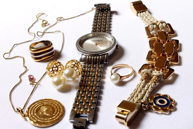 jewelry-618429_640.jpg