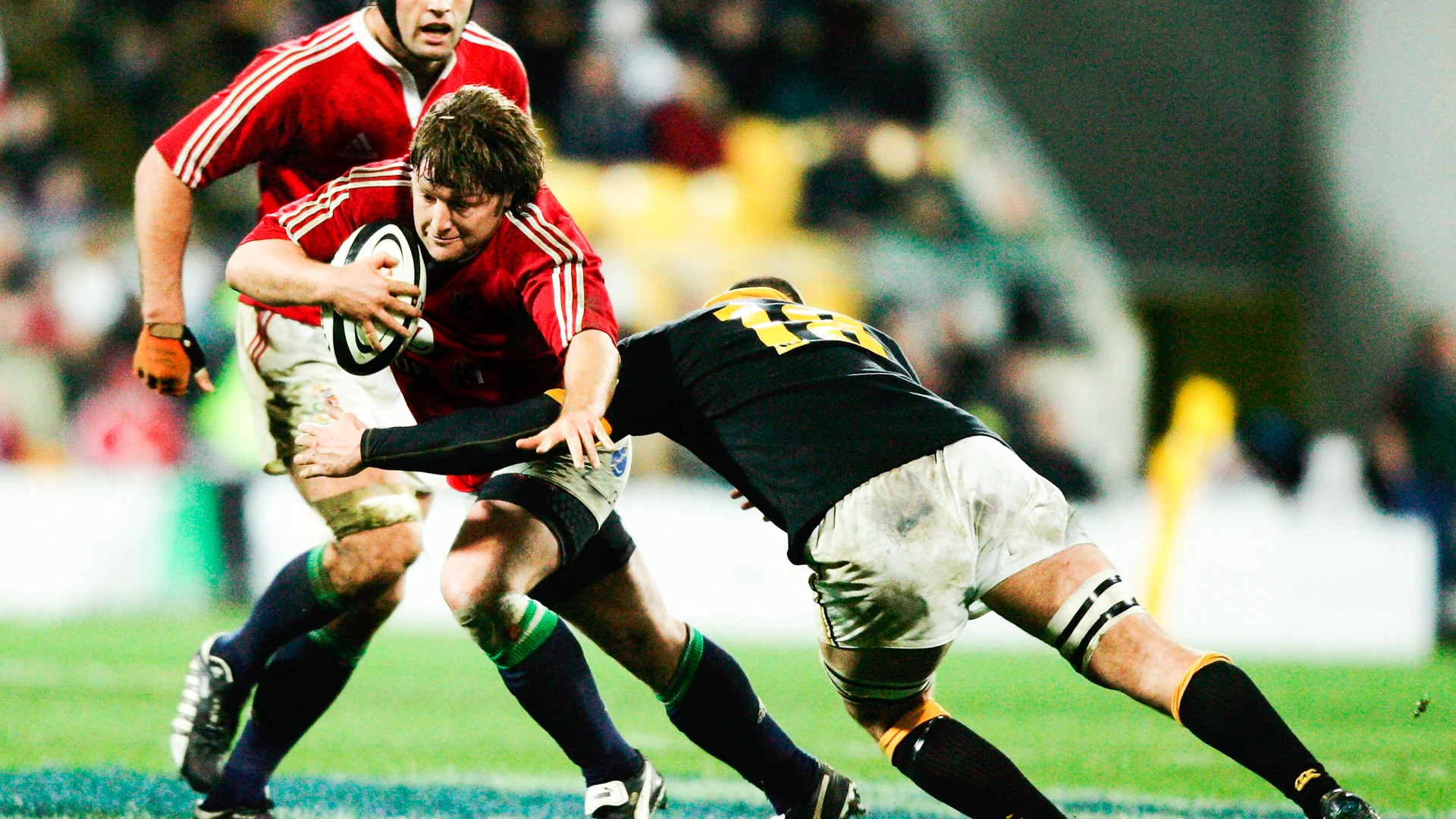 Shane Byrne in action at the 2005 Lions Tour to New Zealand.