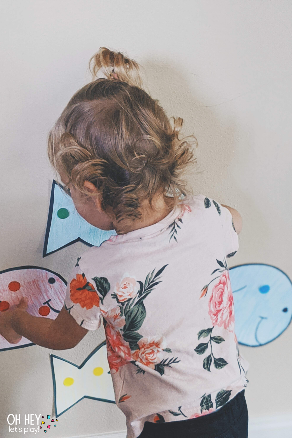 Stickers are a very versatile and fun way to incorporate fine motor skill practice into daily activities for your toddlers and preschoolers!
