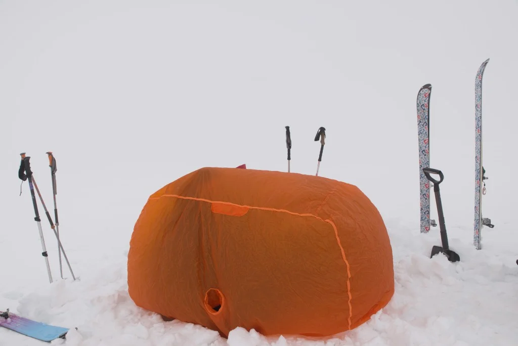 This little bubble holds 4 people in total (wet) comfort, regardless of the conditions outside.
