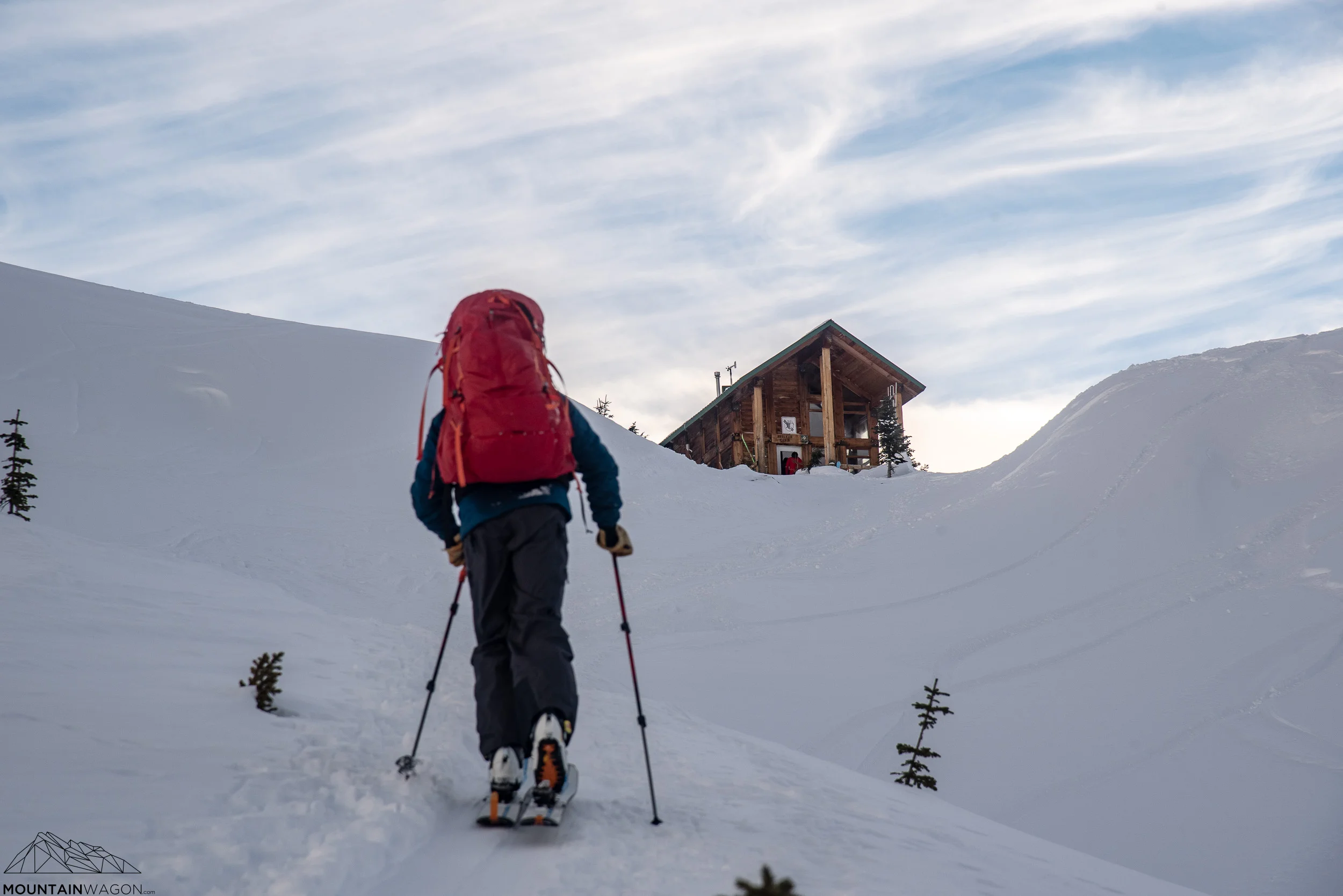 Final approach to the Asulkan Hut - under shockingly clear skies