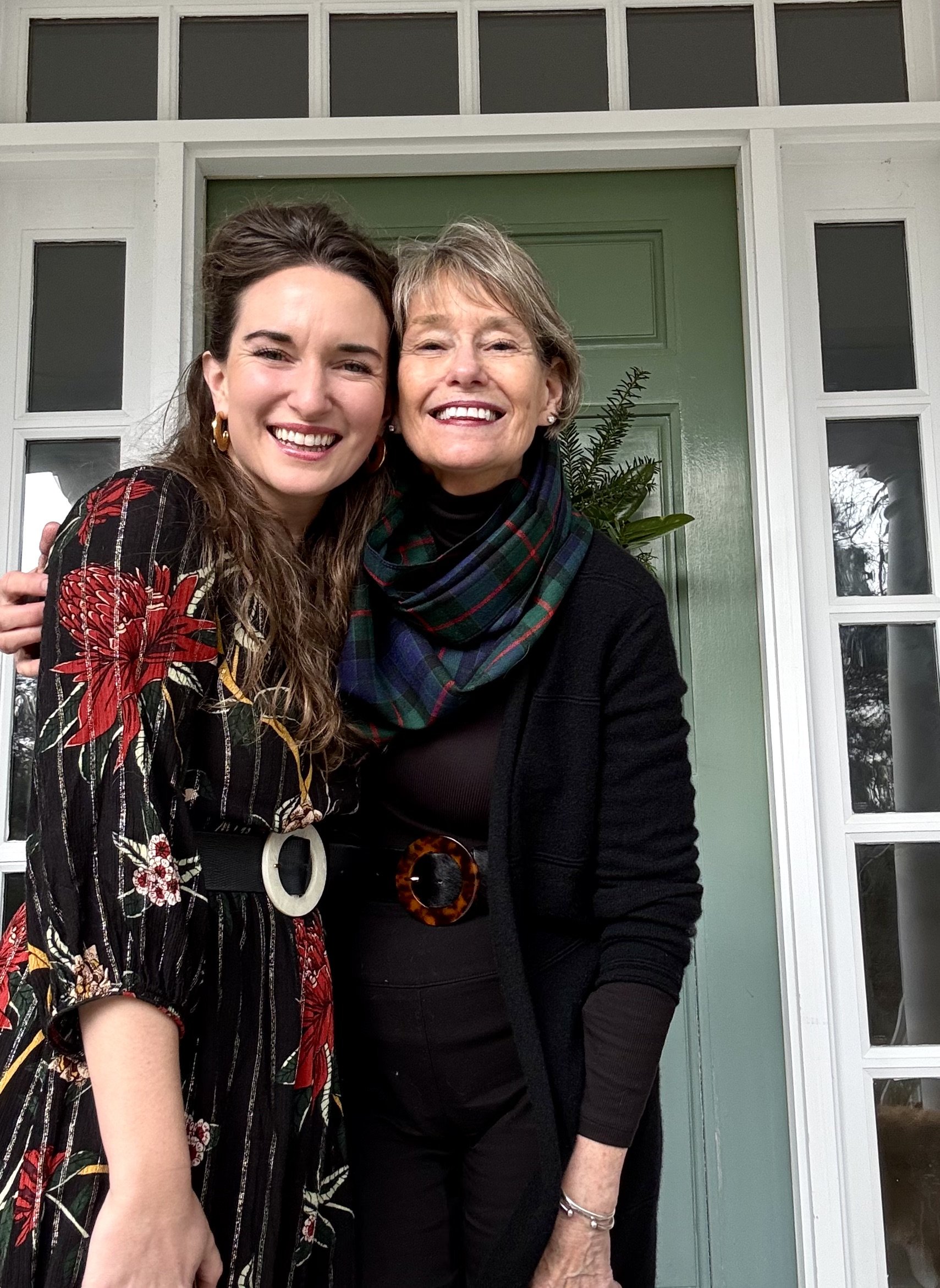 WILLIAMSBURG, VA: Front Porch Fair with Good Girl Millie