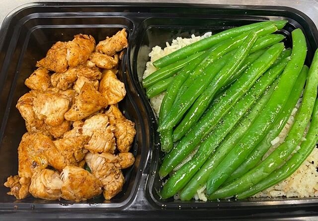 The best way to eat clean!

Diced chicken breast and your choice of rice (white or brown) served with veggies sauteed in olive oil. Veggie options available: green beans, asparagus or broccoli. $8.50 Link in bio

#eathealthy #eatclean #princemealprep