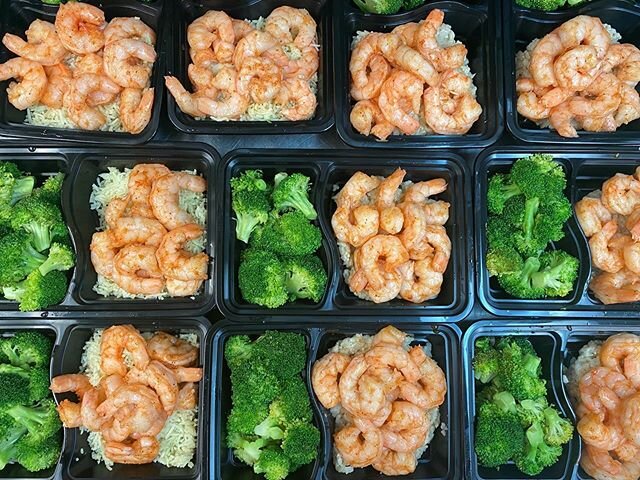 Gimme all the shrimp
&bull; &bull; 🍤 🍚 🥦 &bull; #shrimpgang #eatclean