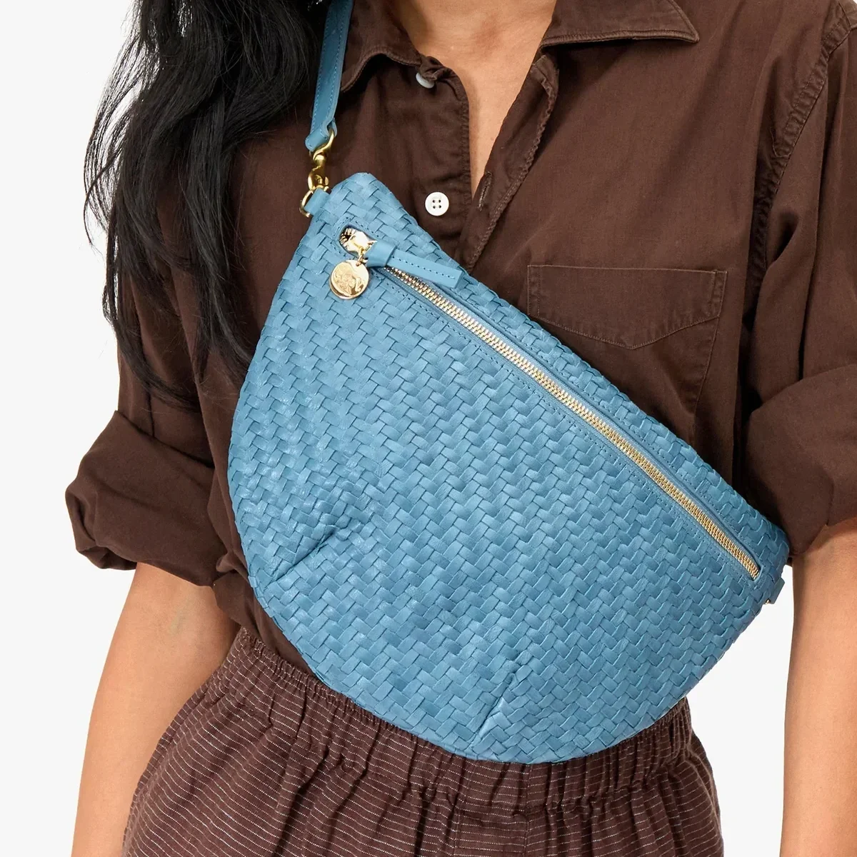 Grande-Fanny-Woven-Zig-Zag---CVH1001050-DSBLU---Sandra_4b_824a43e6-678e-46a6-8e54-7b63c2d710b4.webp