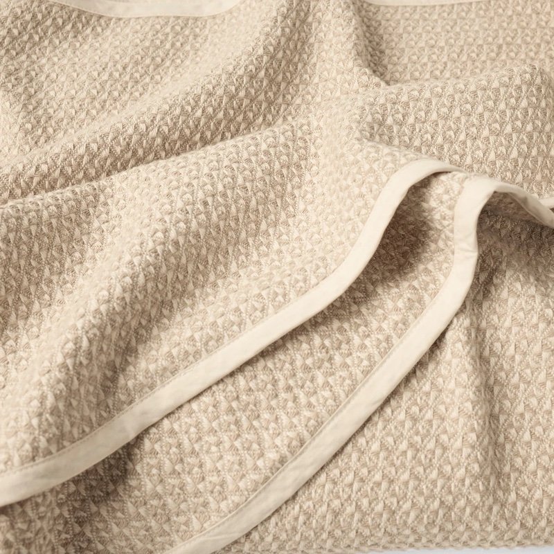 FA24_HoneycombOrganic_Blanket_Undyed_B_300_abeedf5f-e93c-4c95-a9f3-9bde01d84757.jpeg