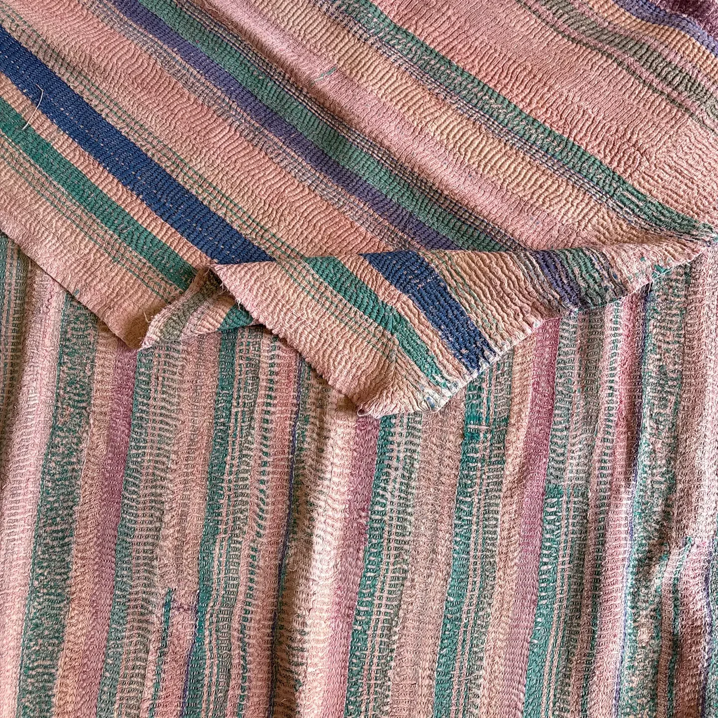 Les Quilt-detail.webp