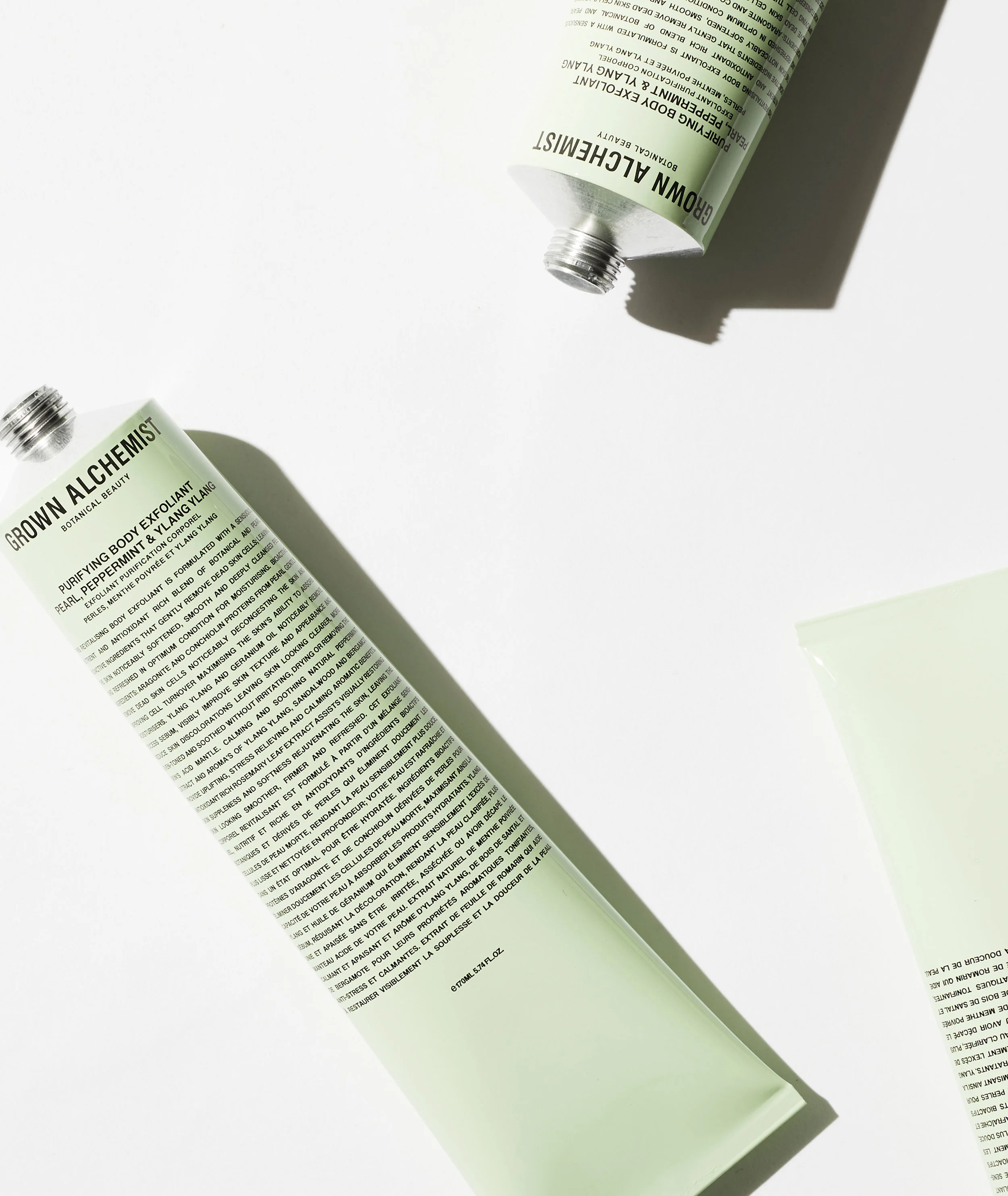 gra0042_purifying_body_exfoliant_pearl_peppermint_ylang_ylang_170ml_lifestyle_g_p_p_m_1.jpg