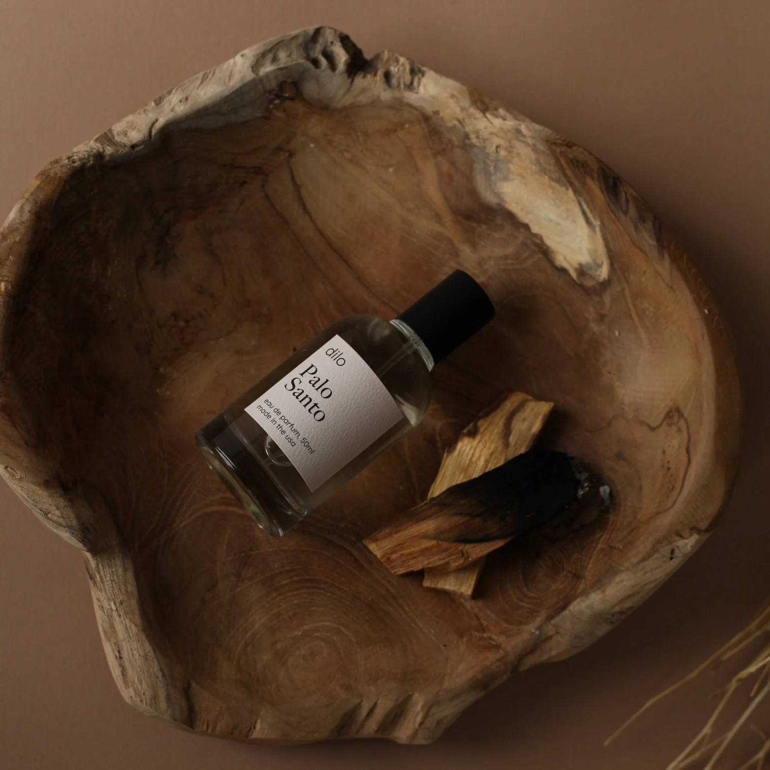 palo-santo-perfume-dilo-5.webp