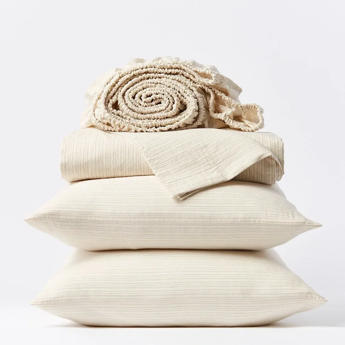 pdp_crinkledpercale_sheets_undyedwhazelrosehip_b_sp21_1_656e2dab-76d3-4f69-9d3a-9d2213a35f58.webp