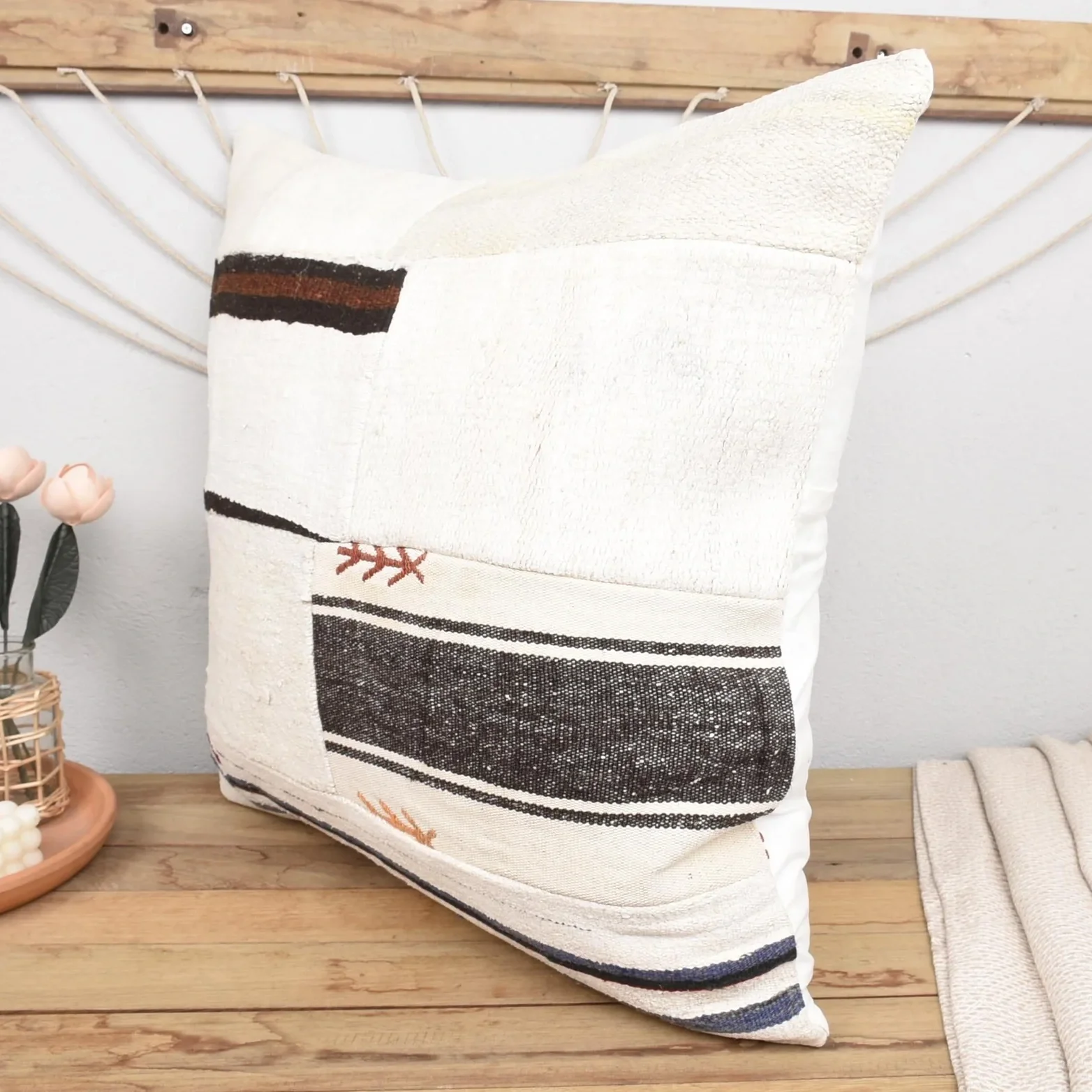 kilim-ethnical-bohemian-pillow-cover-side.webp