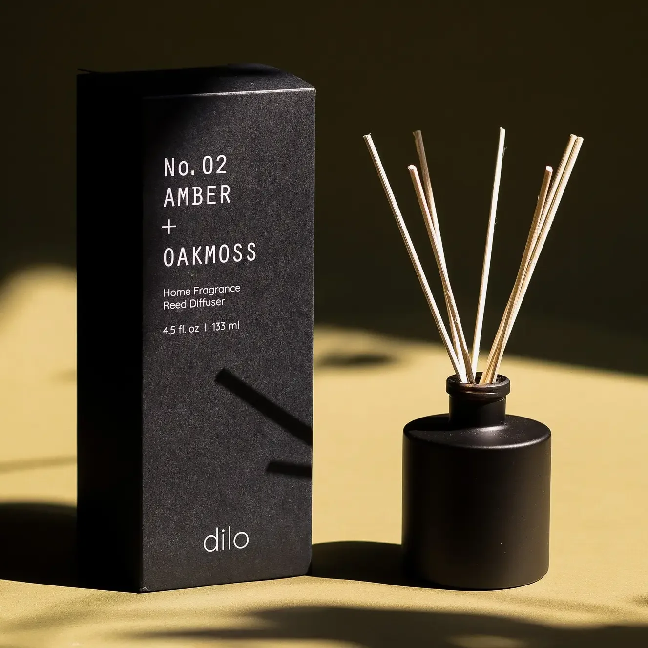 amber-and-oakmoss-reed-diffuser.webp