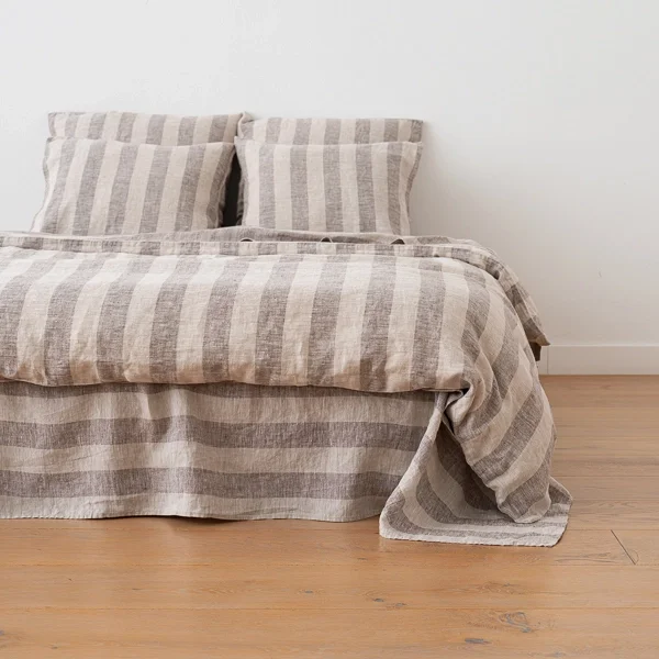 LinenMe-Choco-Natural-Broad-stripe-bedding-1.webp