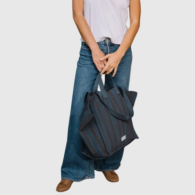 les-pensionnaires-cotton-mattress-stripe-tote-bag-storm-blue2.jpg