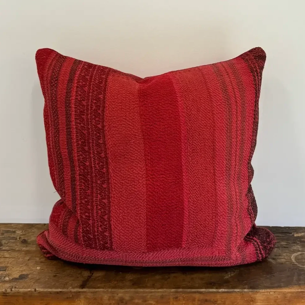 aloka-home-isleta-22x22-pillow-cover.webp