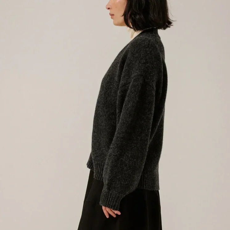 Oversized-Alpaca-Cardigan-Basalt-4.webp