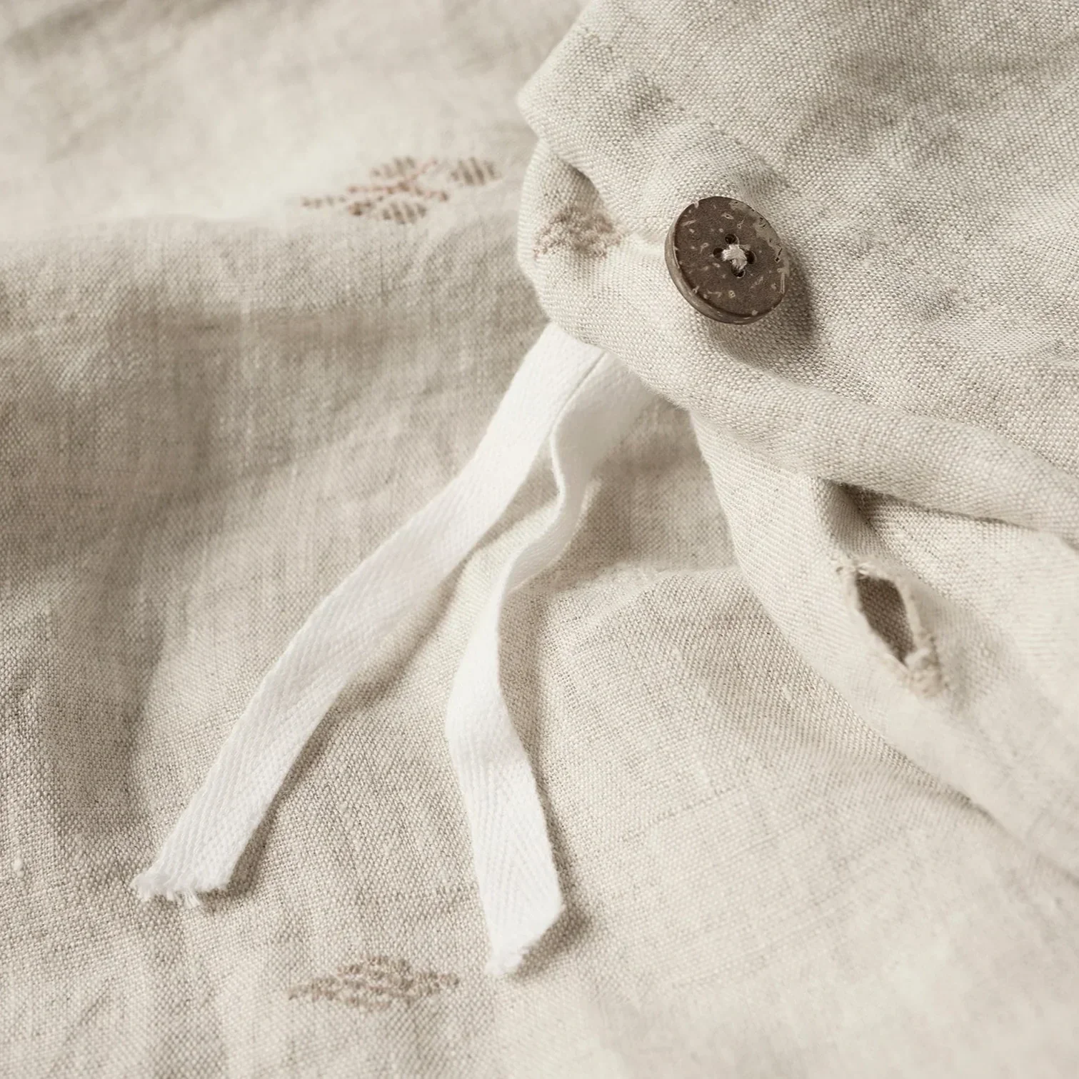 FA24_CambriaEmbroideredOrganicLinen_Duvet_UndyedwMulti_B_1786_6f5cbc65-be52-412e-8985-b1e4224405ba.webp