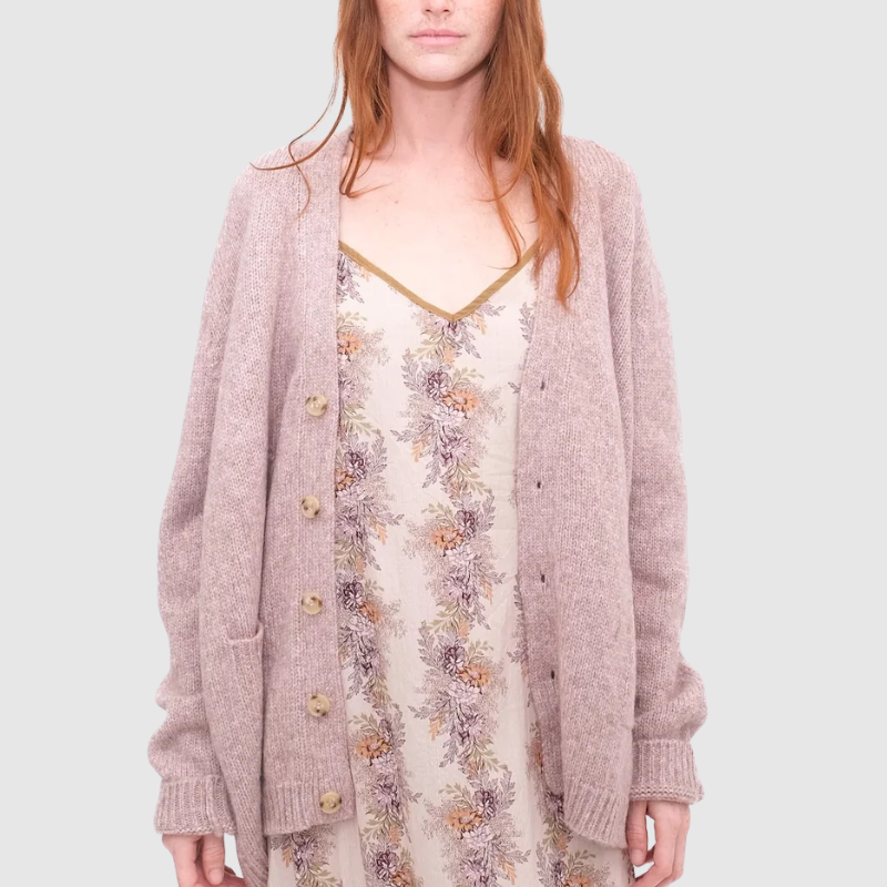 Domi-bed-sweater-monsoon.png