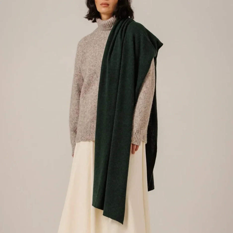 Bare-Knitwear-Baby-Alpaca-Travel-Wrap-Emerald-2.webp