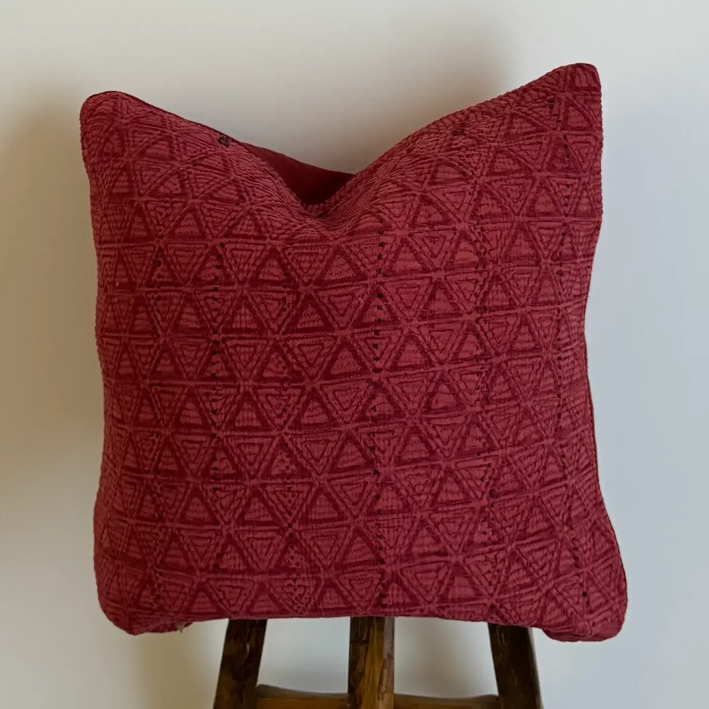 aloka-home-bruno-22x22-pillow-cover.webp