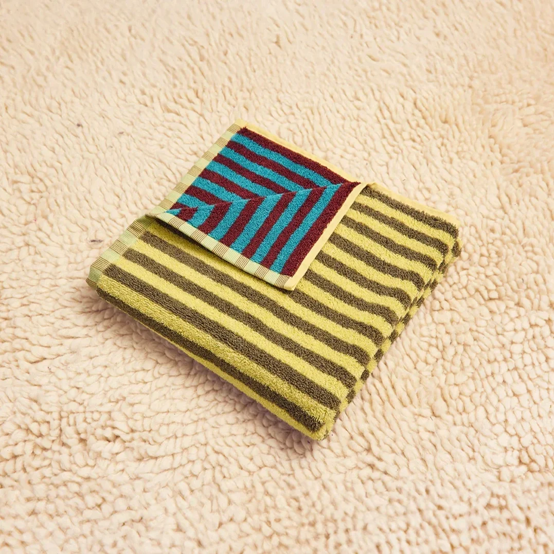 DragonflyHTfold-bug-stripe-towels-dusen-dusen.webp