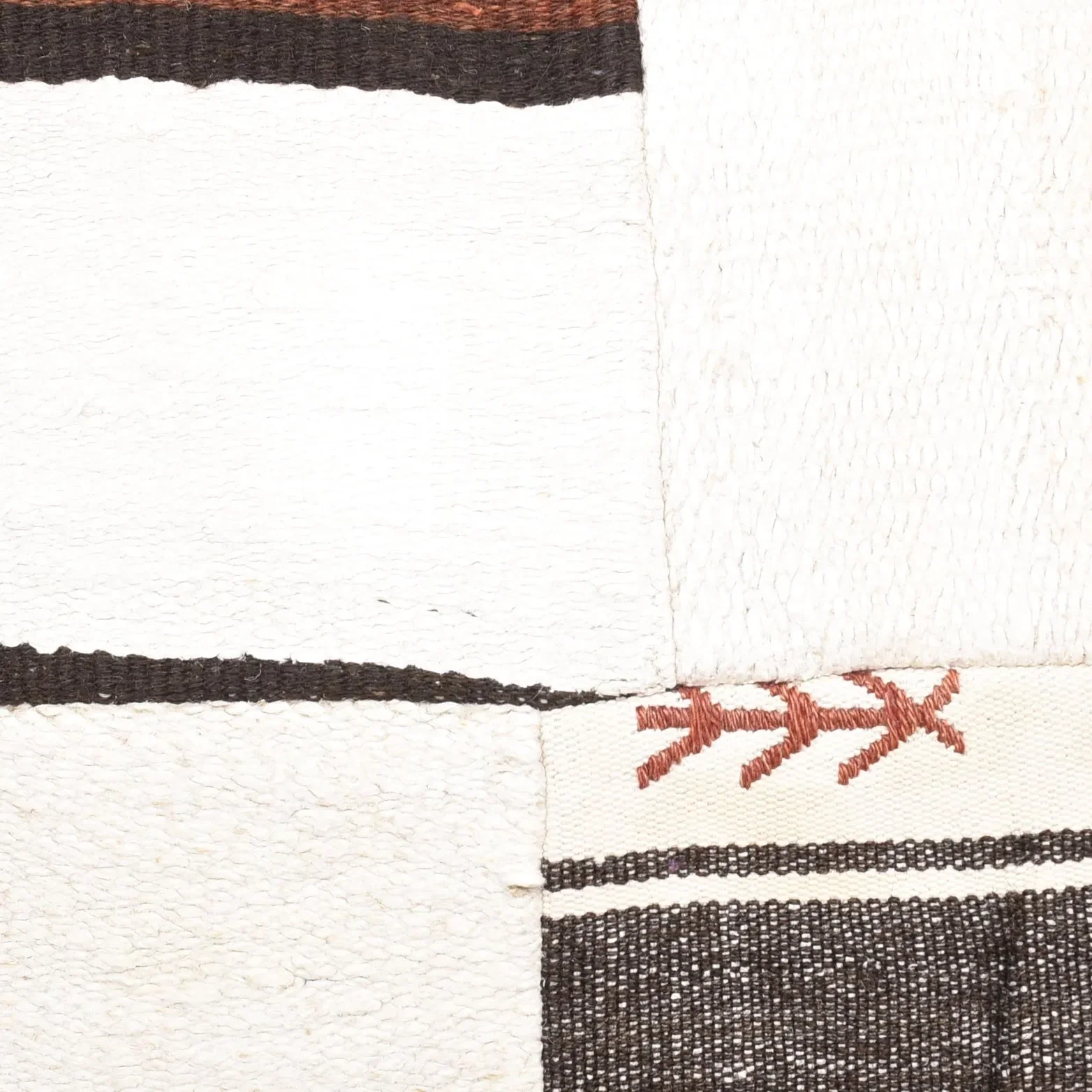 kilim-ethnical-bohemian-pillow-cover-1.webp