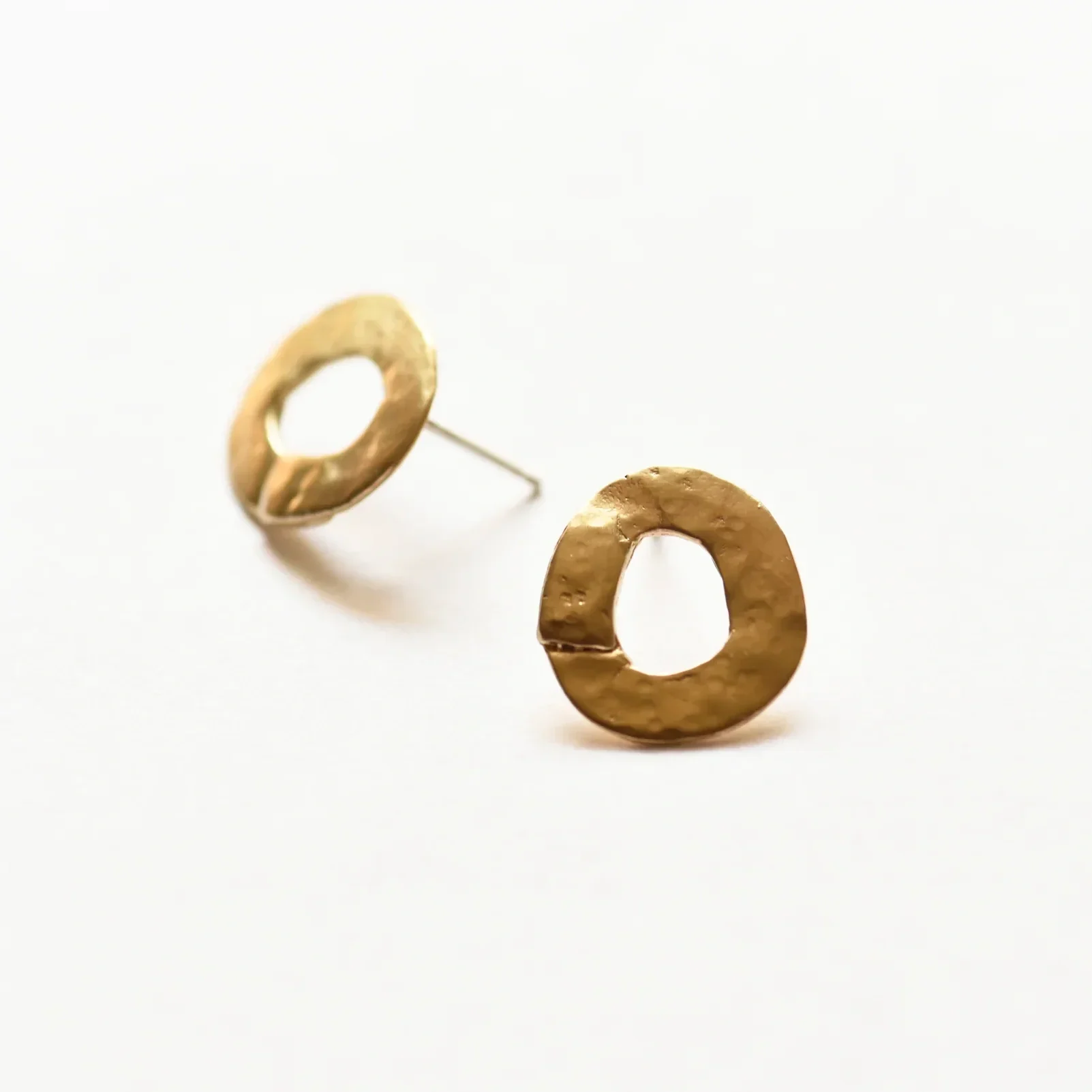 864-brass-circle-studs.webp
