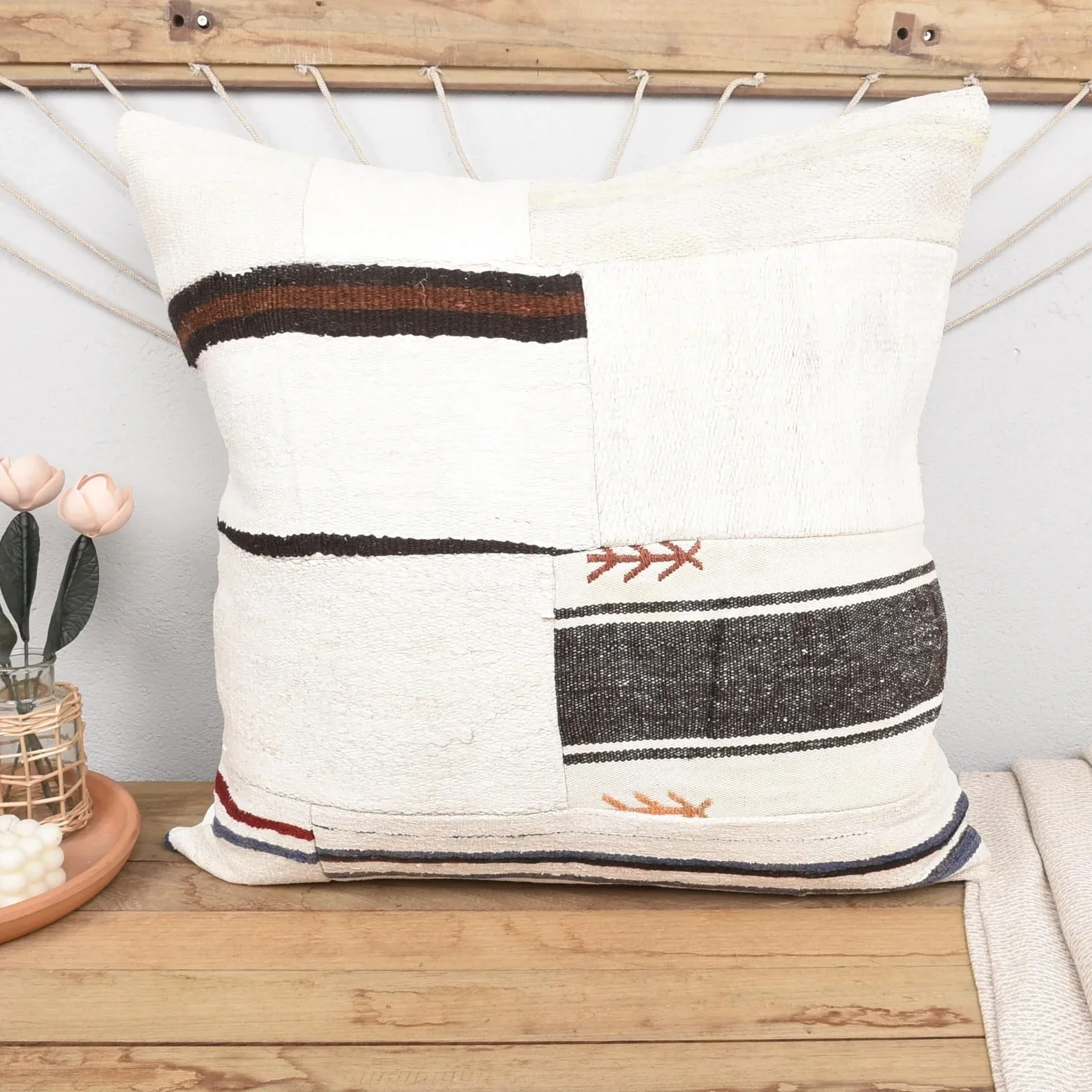 kilim-ethnical-bohemian-pillow-cover.webp