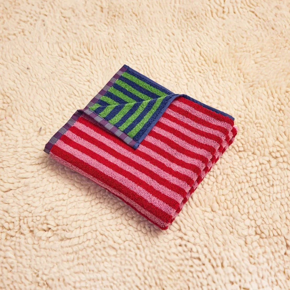 CricketHTFold-bug-stripe-towels-dusen-dusen.webp