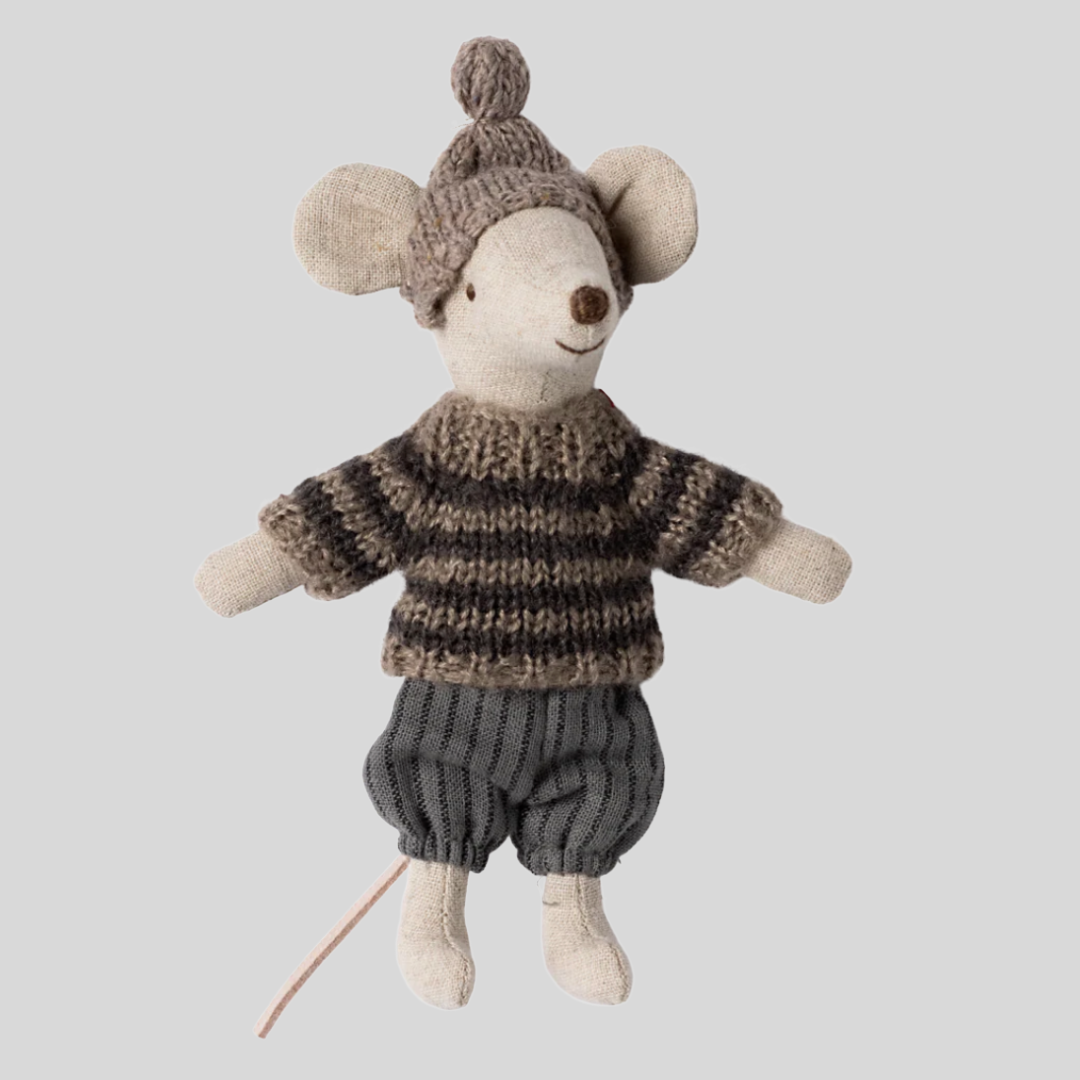 Maileg - Big Brother Winter Mouse with Ski Set2.png