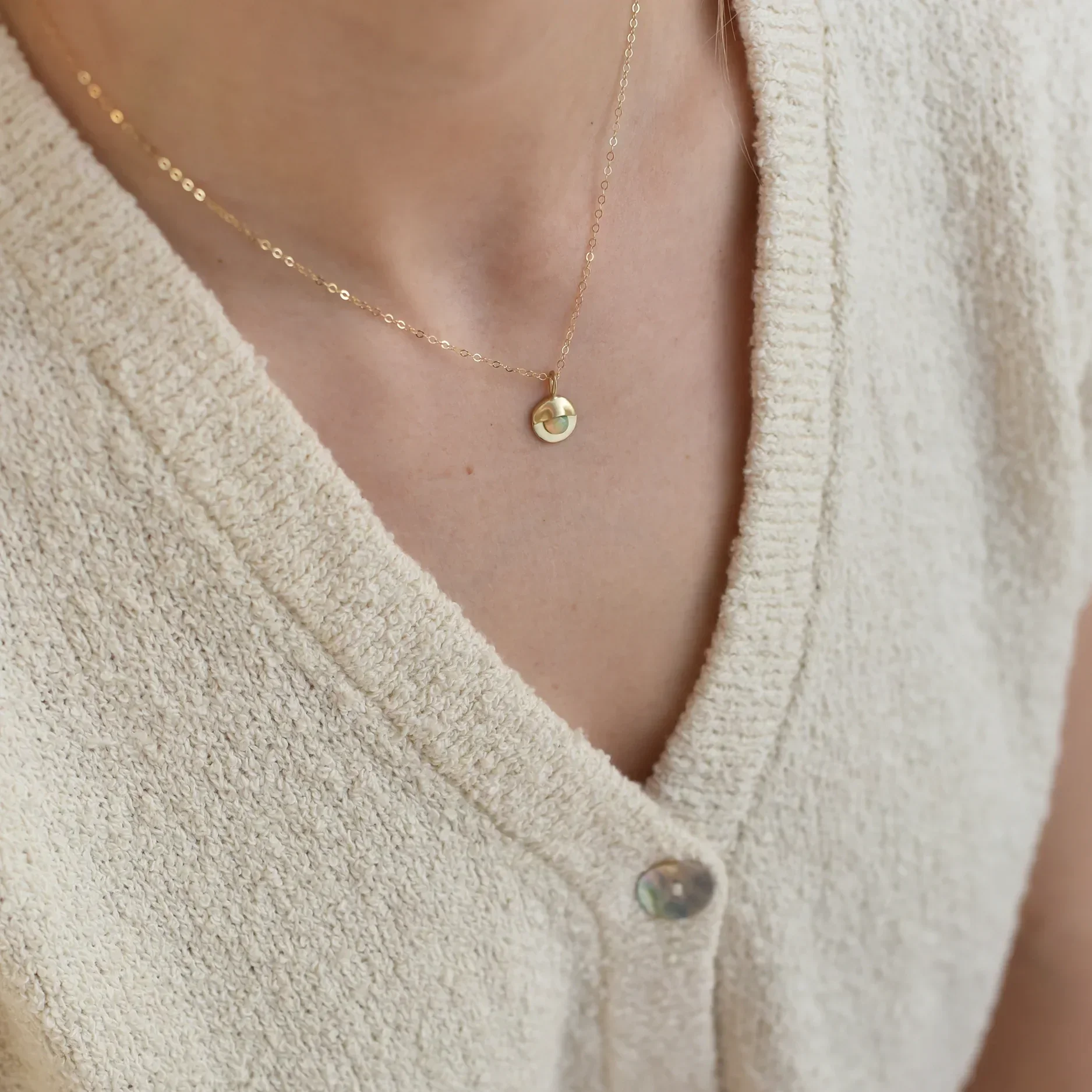 opal-necklace-864.webp