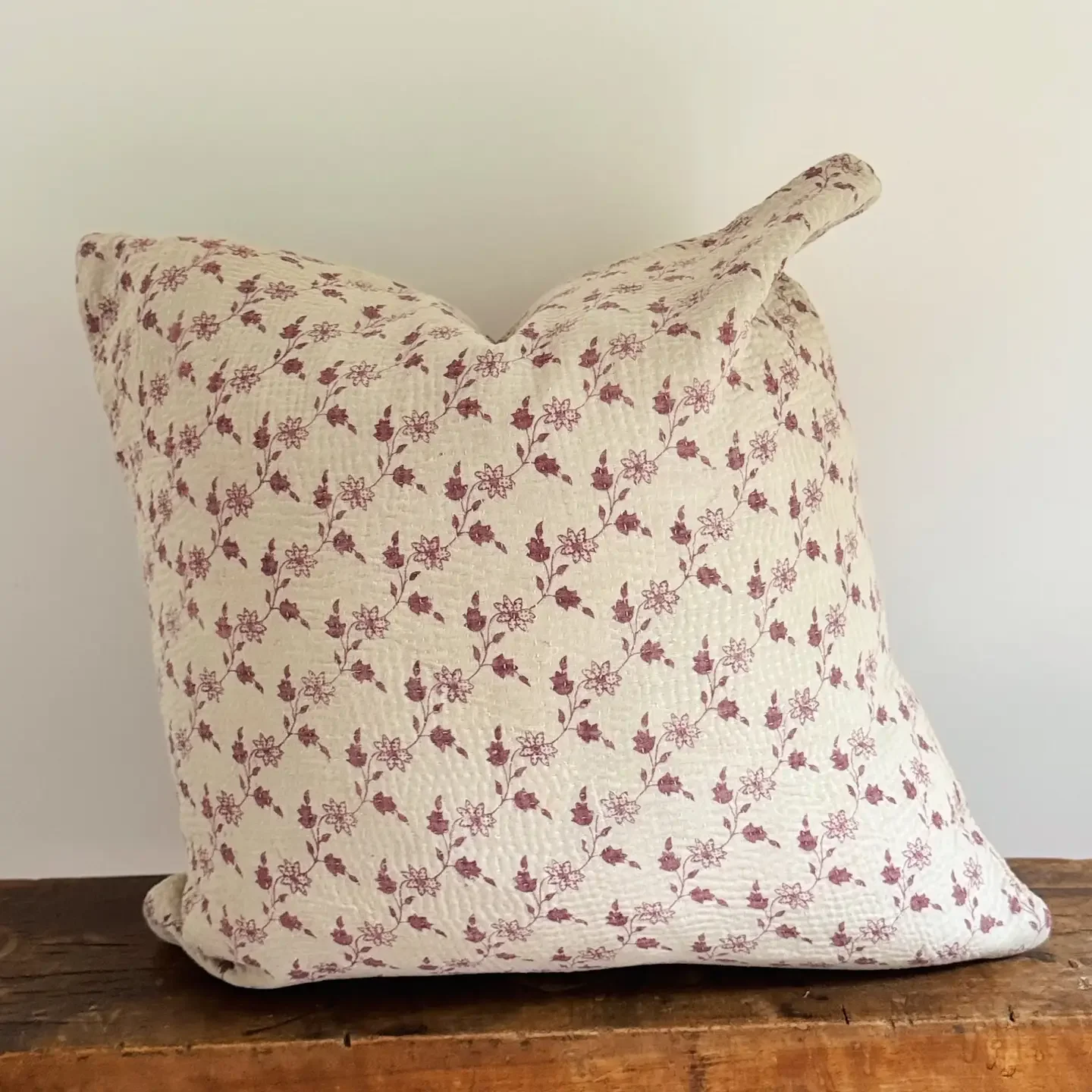 quinn-pillow-cover-back.webp