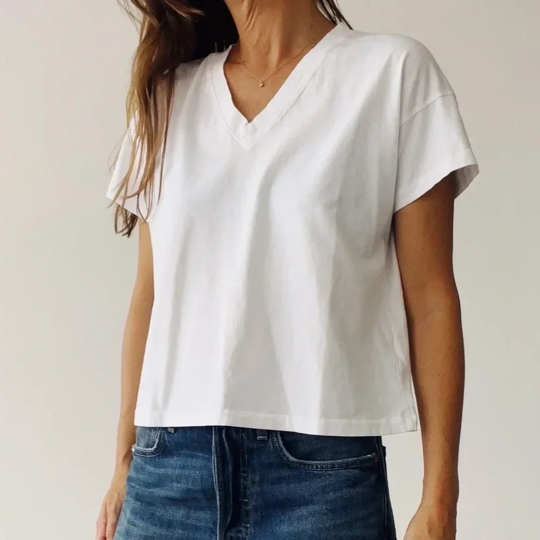 Hey Gang - The Boxy V-Neck in White