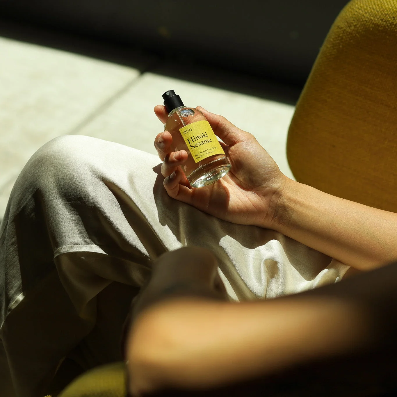 hinoki-sesame-perfume-dilo-1.webp