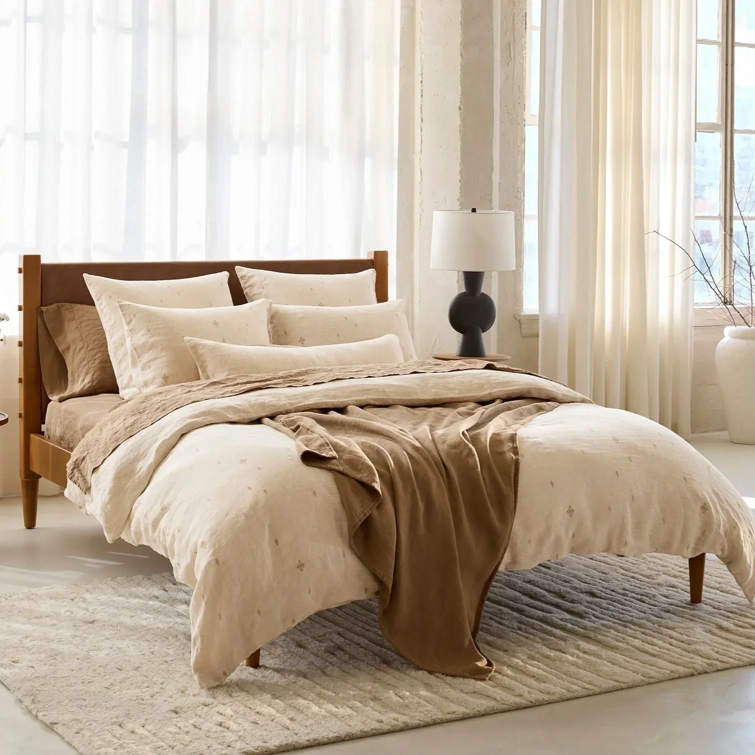 Coyuchi - Cambria Embroidered Linen Duvet Cover in Natural
