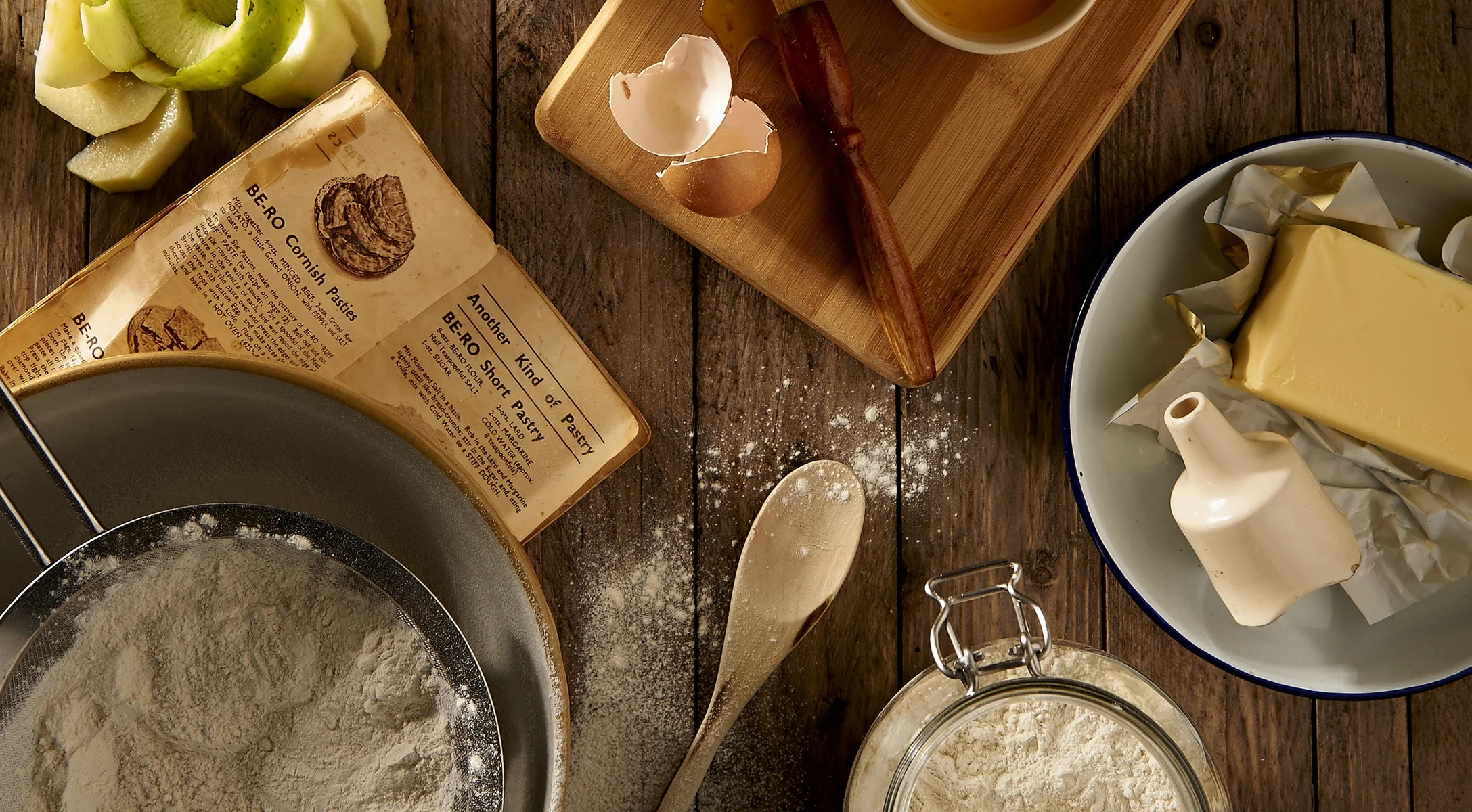 Simply Homemade | Organic Cinnamon Apple Crumble