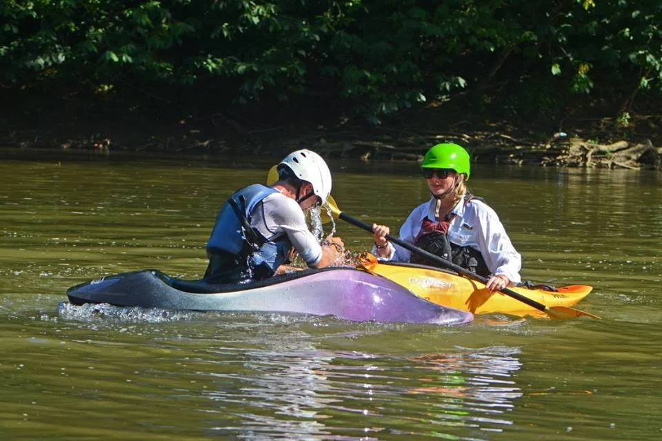 karen-teaching-rolls-adv-kayak.jpg