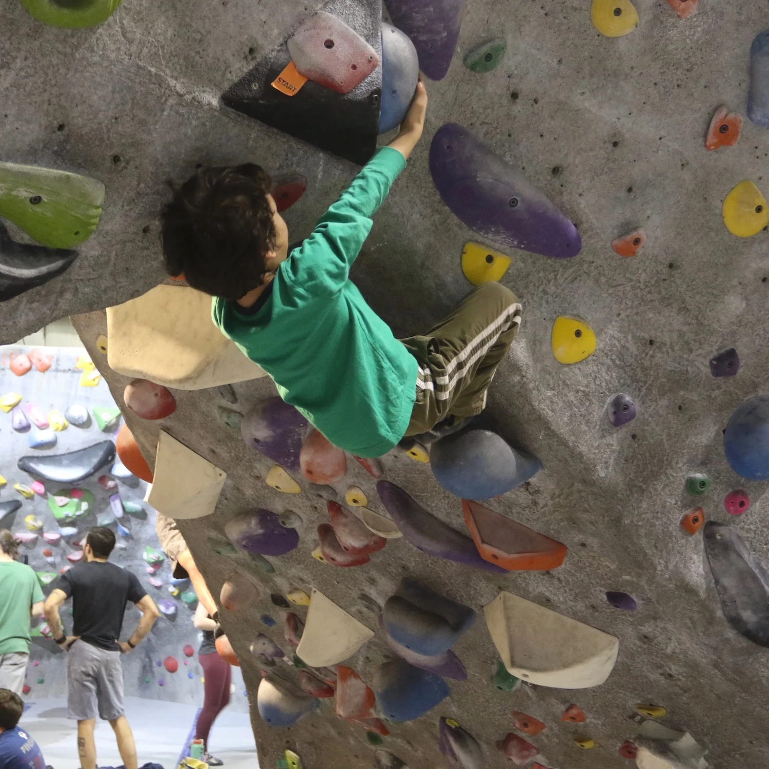jr-team-bouldering.jpg