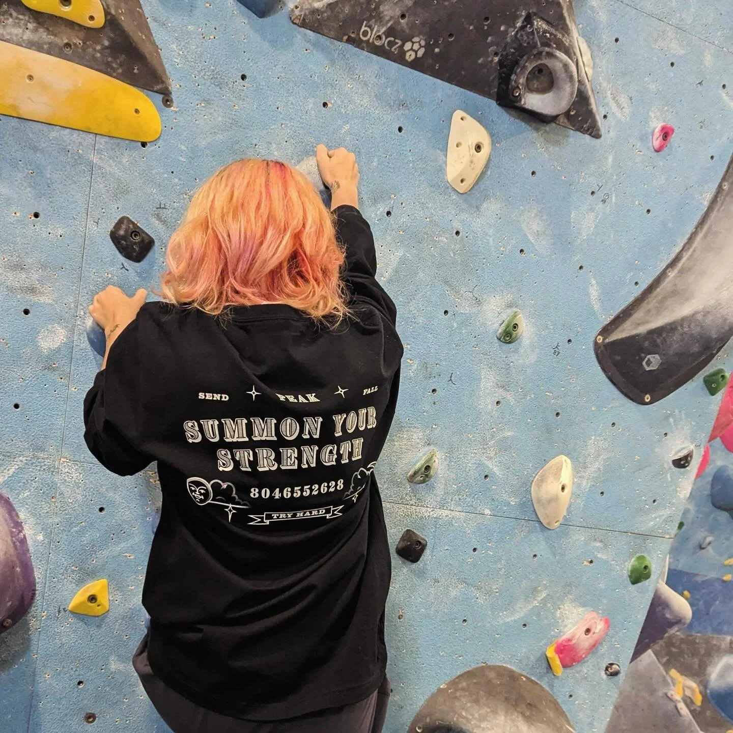 NEW MERCH ALERT 👻🕸️ Just in time for spooky season, a classic Peak design has been resurrected 🪦 The Ouiji longsleeve is perf for chilly fall days and training sessions at the gym, plus it&rsquo;s festive! Stop by and pick one up before they disap