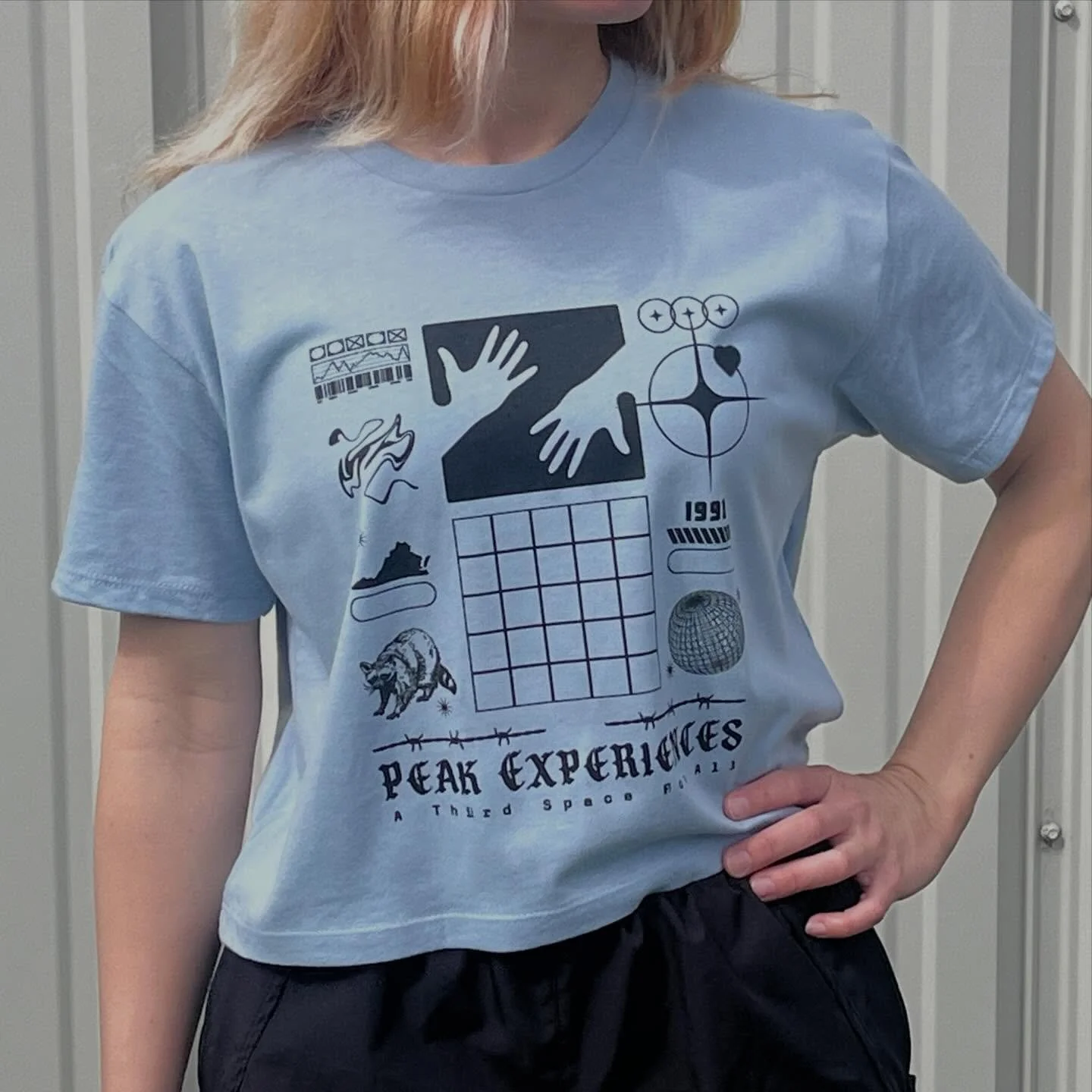 New merch new merchhhhhhhh 🌸 we&rsquo;ve got new T-shirt designs available in FOUR colors! Pink and blue are cropped; green and grey are regular length! Stop by the gym and get a cute new tee for spring 🌷Available at RVA and Midlo! 

#peakexperienc